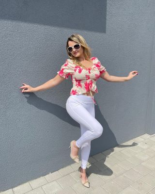 Nezáleži na tom, koľko máte rokov🔢,alebo akú máte Váhu💁🏻‍♀️Dôležité je to ako sa cítite🙋‍♀️ . ➡️www.allsort.sk #dnesnosím...